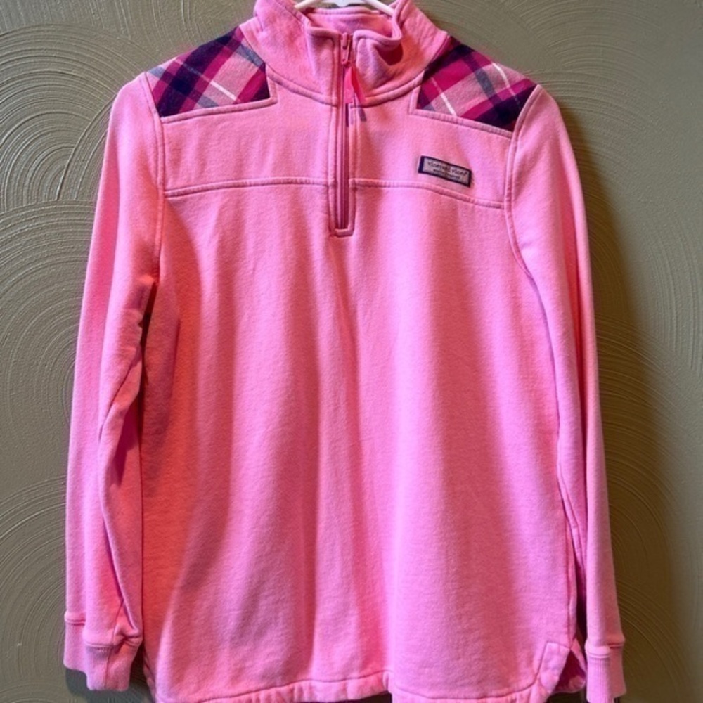 Vineyard Vines 1/4 Zip Long Sleeve logo Sweatshirt 
Girls Size 16 XL pink plaid